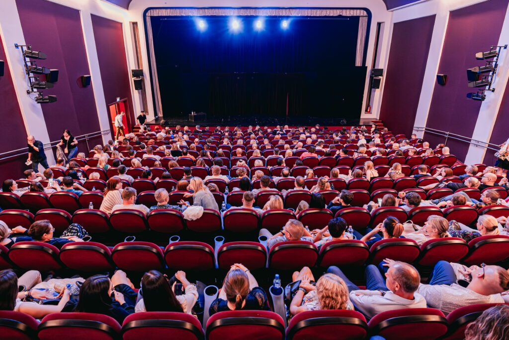 Kino Teatr Apollo