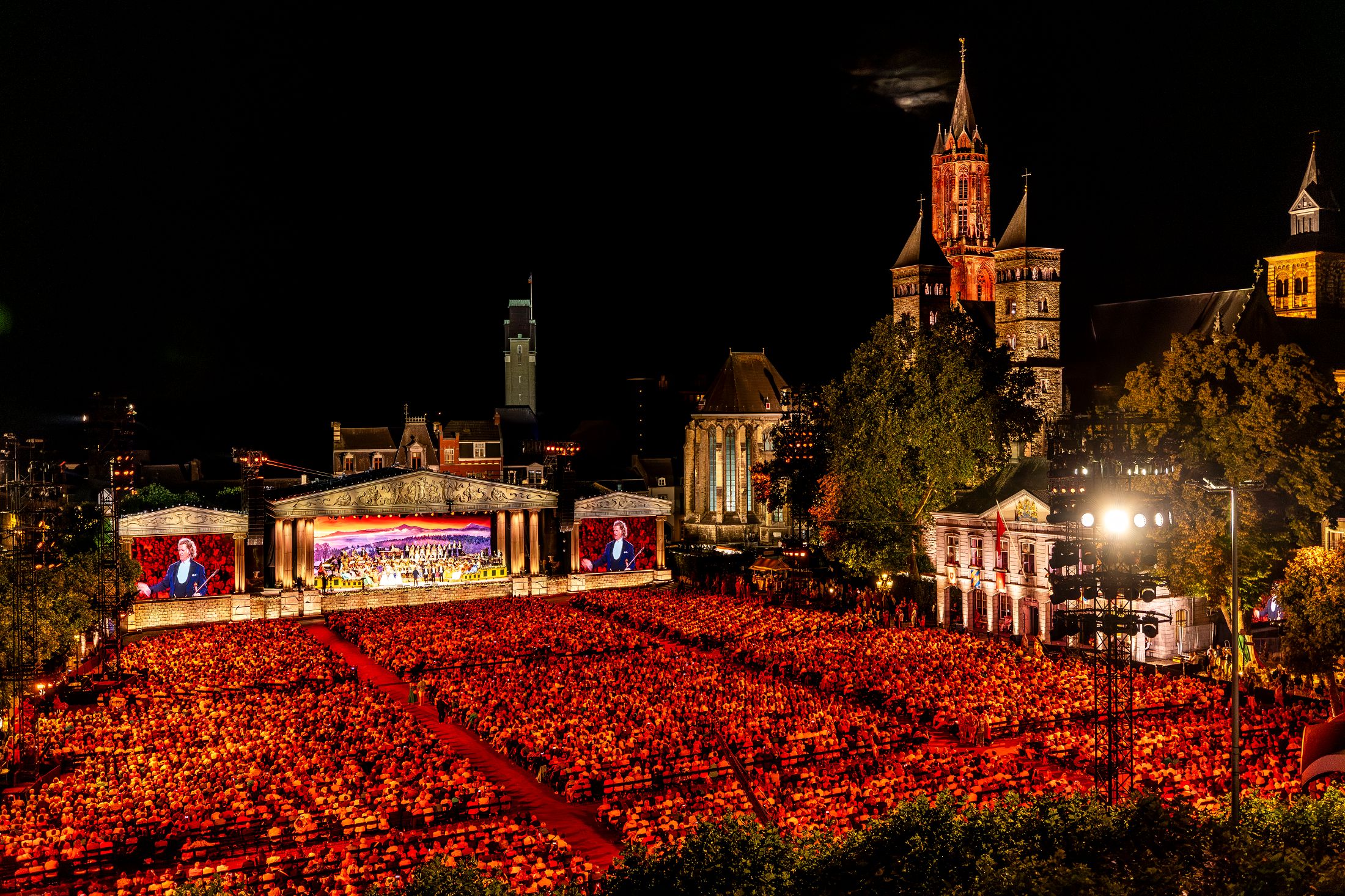 Nowy-koncert-kinowy-Andre-Rieu-NIECH-ZYJE-MAASTRICHT-Fot.-ARP-i-PoM-16